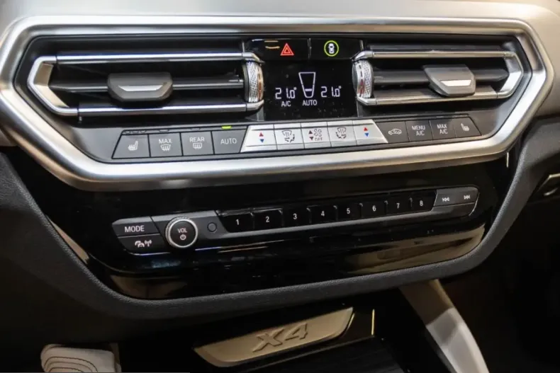 BMW X4 (Seria X) din 2024 cu 11.800 km - oferta BMW203924 - foto 12