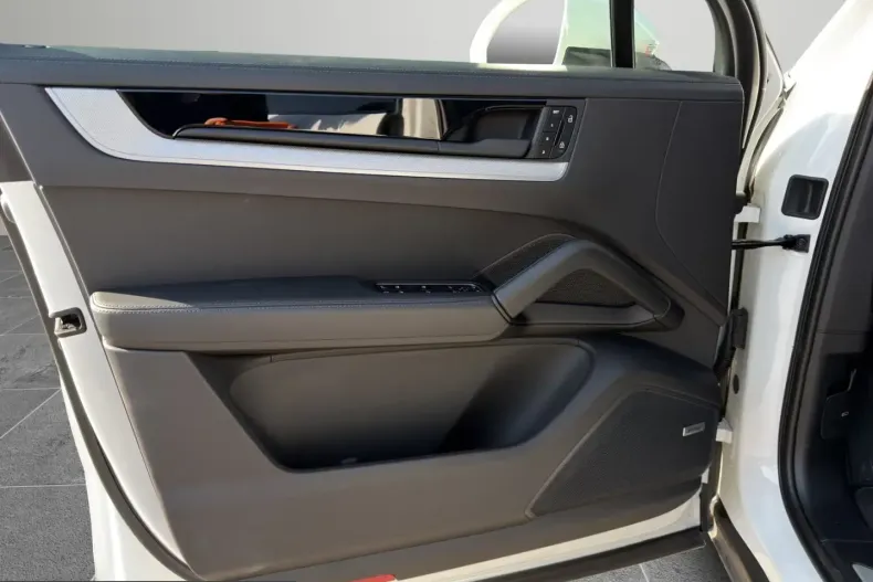 Porsche Cayenne din 2024 cu 27.100 km - oferta POR203933 - foto 17