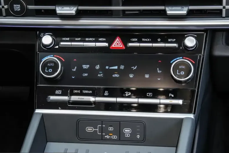 Hyundai Santa Fe din 2025 cu 9.900 km - oferta HYU203941 - foto 11