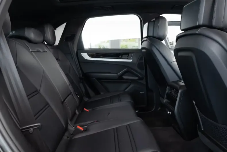 Porsche Cayenne din 2024 cu 50.000 km - oferta POR203951 - foto 12