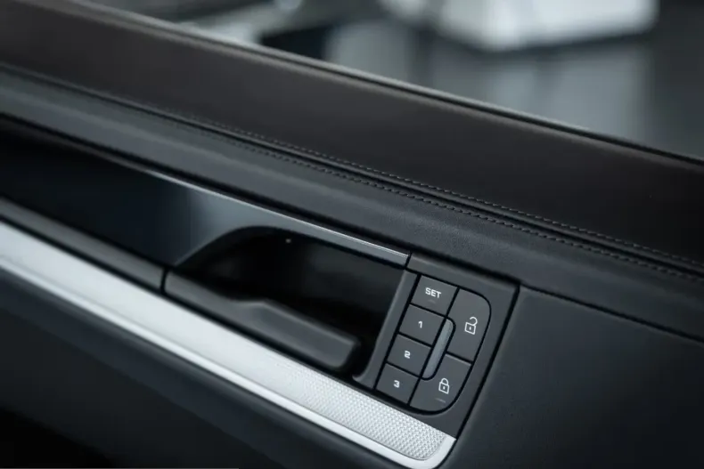 Porsche Cayenne din 2024 cu 50.000 km - oferta POR203951 - foto 24