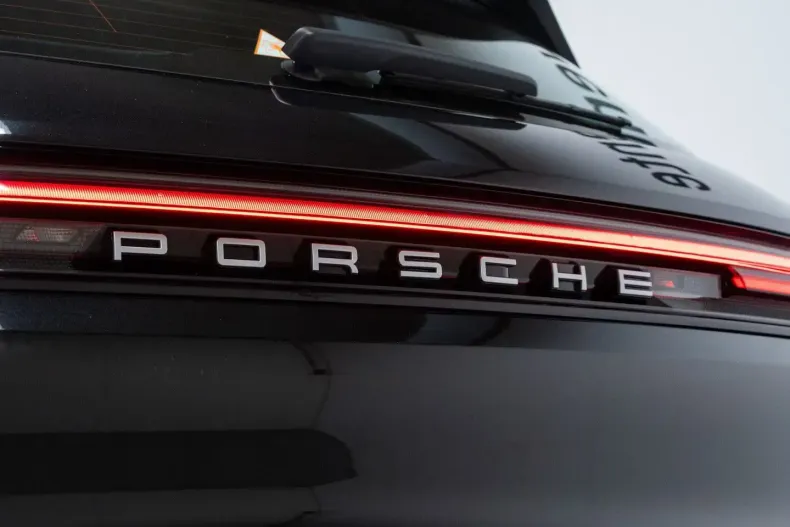 Porsche Cayenne din 2023 cu 61.514 km - oferta POR203966 - foto 10