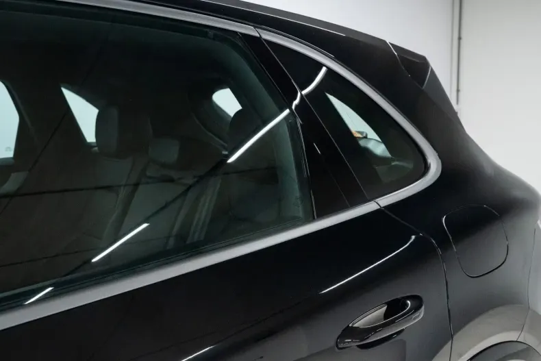 Porsche Cayenne din 2023 cu 61.514 km - oferta POR203966 - foto 11