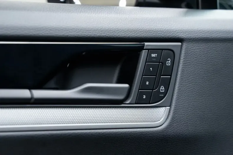 Porsche Cayenne din 2023 cu 61.514 km - oferta POR203966 - foto 27