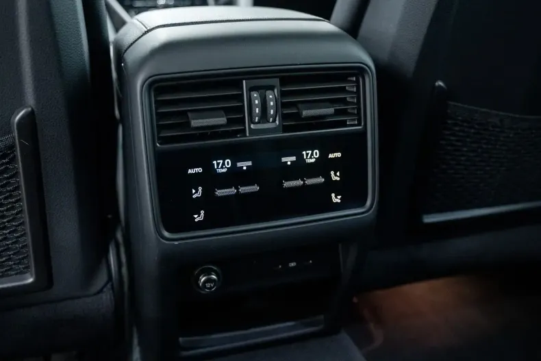 Porsche Cayenne din 2023 cu 61.514 km - oferta POR203966 - foto 31