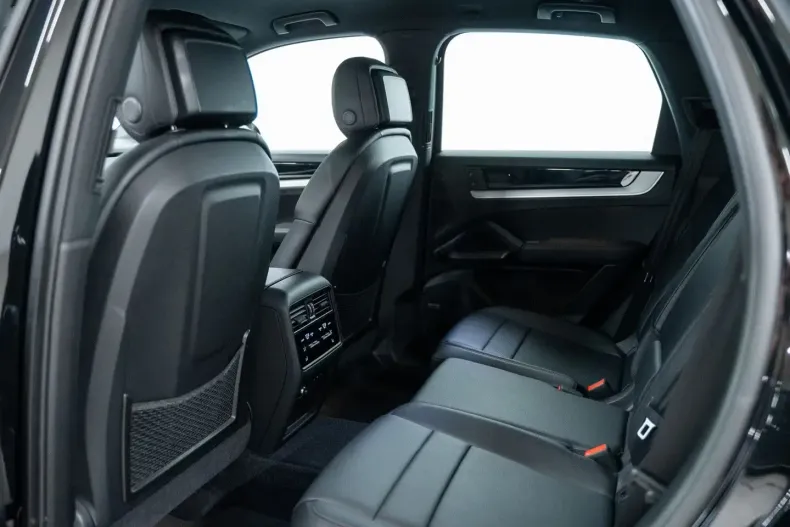 Porsche Cayenne din 2023 cu 61.514 km - oferta POR203966 - foto 33