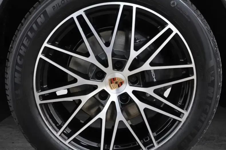 Porsche Cayenne din 2024 cu 24.000 km - oferta POR203969 - foto 11