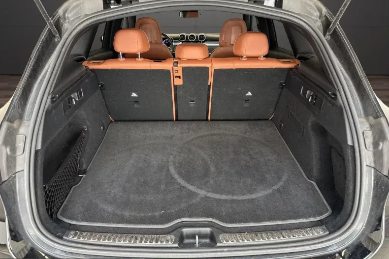 Mercedes-Benz GLC 200 (Clasa GLC) din 2023 cu 148.500 km - oferta MER203978 - foto 16