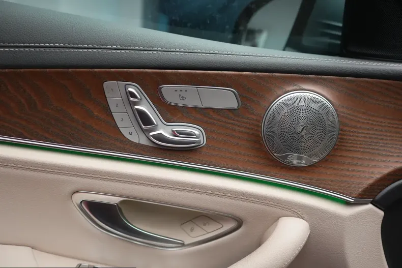 Mercedes-Benz E 300 (Clasa E) din 2021 cu 102.500 km - oferta MER203984 - foto 10