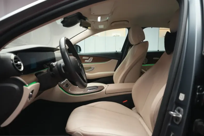 Mercedes-Benz E 300 (Clasa E) din 2021 cu 102.500 km - oferta MER203984 - foto 11