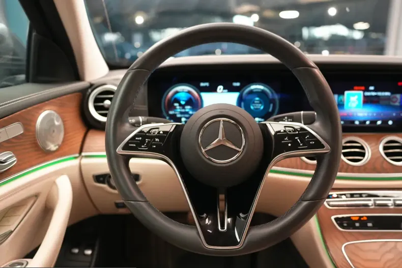 Mercedes-Benz E 300 (Clasa E) din 2021 cu 102.500 km - oferta MER203984 - foto 18