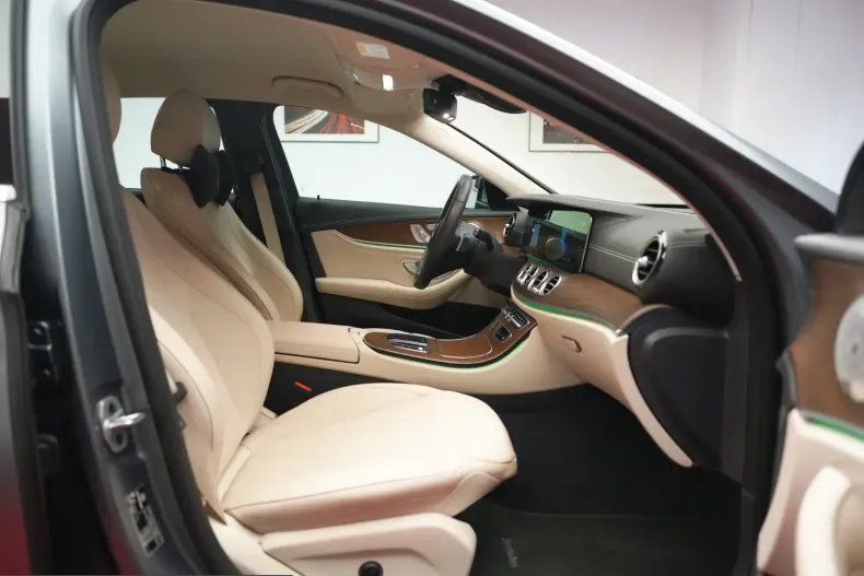 Mercedes-Benz E 300 (Clasa E) din 2021 cu 102.500 km - oferta MER203984 - foto 21