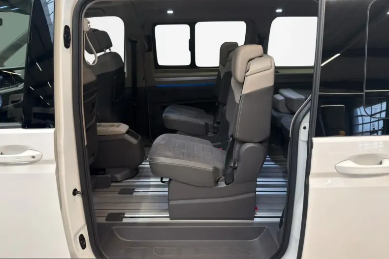 Volkswagen T7 Multivan din 2024 cu 46.100 km - oferta VOL203989 - foto 11