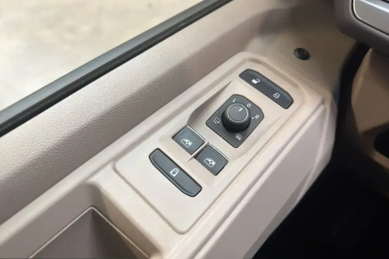 Volkswagen T7 Multivan din 2024 cu 46.100 km - oferta VOL203989 - foto 23