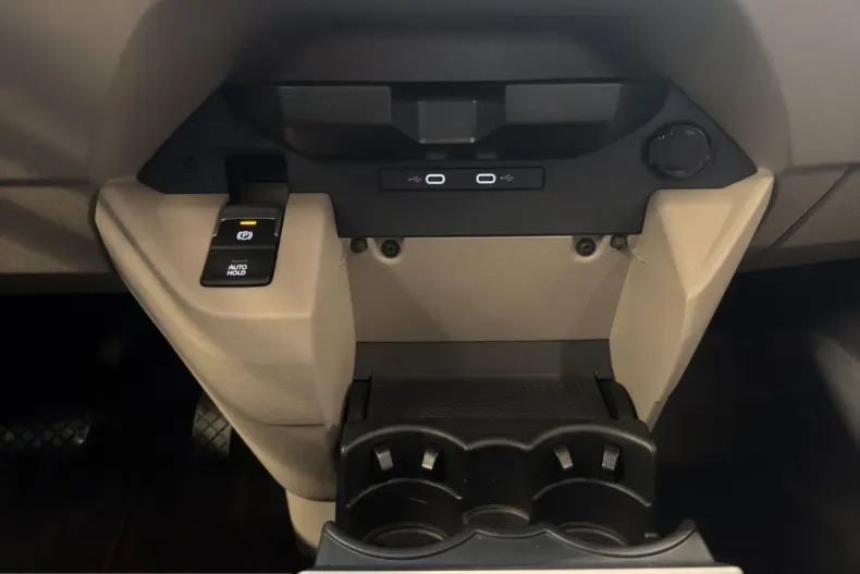 Volkswagen T7 Multivan din 2024 cu 46.100 km - oferta VOL203989 - foto 27