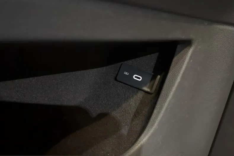 Volkswagen T7 Multivan din 2024 cu 46.100 km - oferta VOL203989 - foto 32