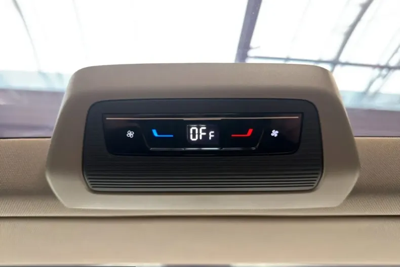 Volkswagen T7 Multivan din 2024 cu 46.100 km - oferta VOL203989 - foto 33