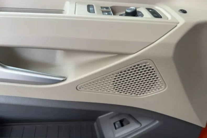 Volkswagen T7 Multivan din 2023 cu 37.949 km - oferta VOL203991 - foto 14