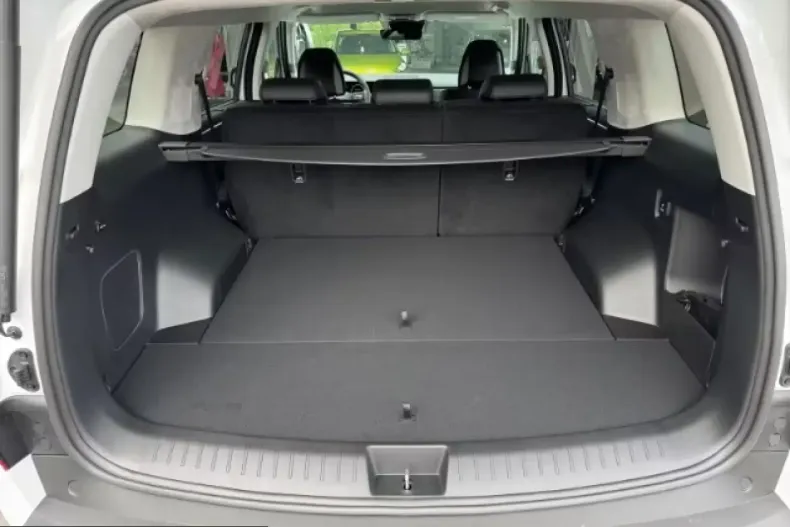 Hyundai Santa Fe din 2025 cu 15.623 km - oferta HYU203993 - foto 19