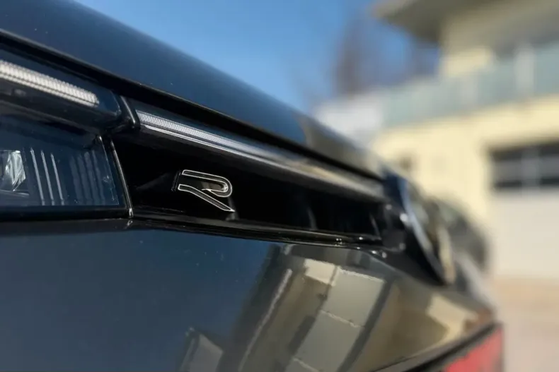 Volkswagen Passat din 2025 cu 49.900 km - oferta VOL203994 - foto 9