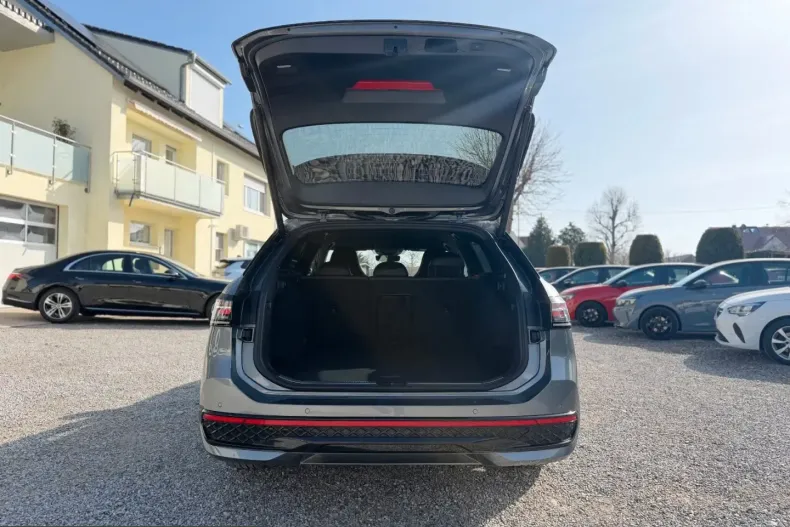 Volkswagen Passat din 2025 cu 49.900 km - oferta VOL203994 - foto 11
