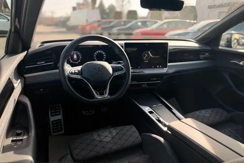 Volkswagen Passat din 2025 cu 49.900 km - oferta VOL203994 - foto 17