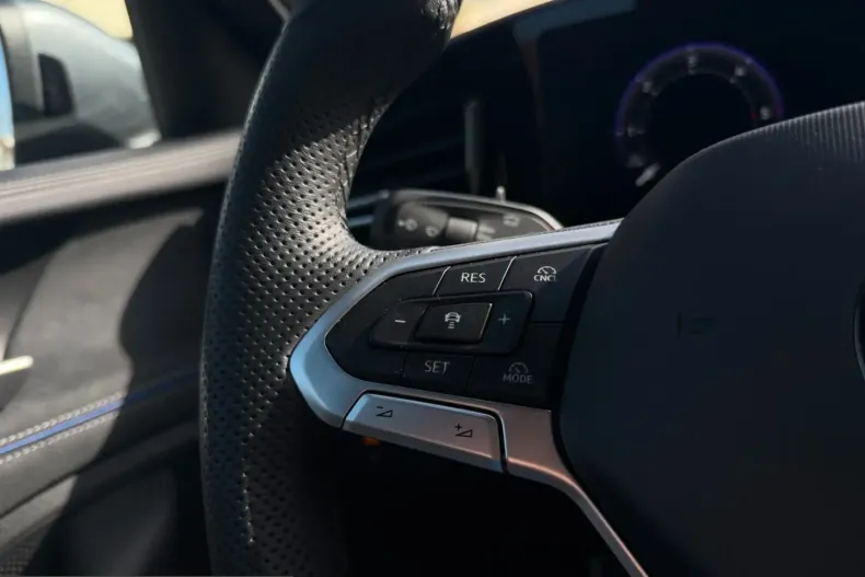 Volkswagen Passat din 2025 cu 49.900 km - oferta VOL203994 - foto 22