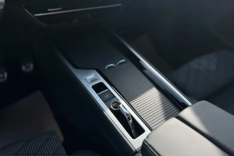 Volkswagen Passat din 2025 cu 49.900 km - oferta VOL203994 - foto 25