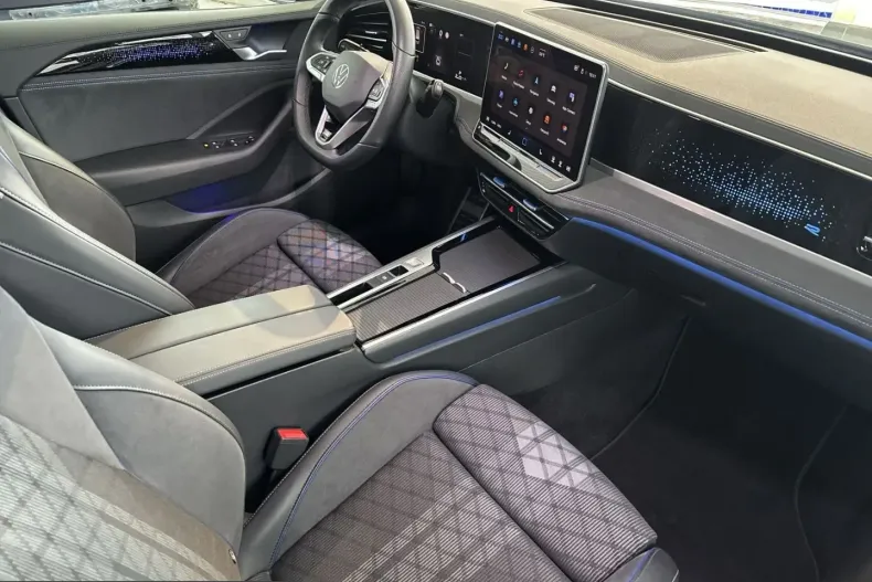 Volkswagen Passat din 2025 cu 25.700 km - oferta VOL203995 - foto 11