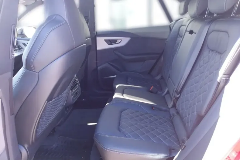 Audi Q8 din 2025 cu 11.116 km - oferta AUD204010 - foto 8