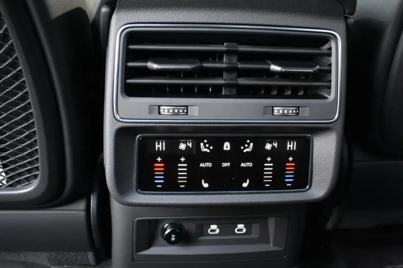 Audi Q8 din 2025 cu 17.500 km - oferta AUD204012 - foto 30