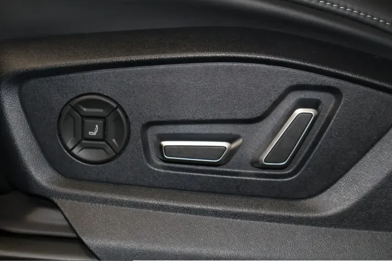 Audi Q8 din 2025 cu 9.754 km - oferta AUD204014 - foto 21