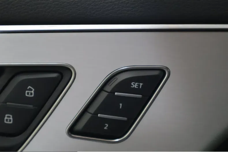 Audi Q8 din 2025 cu 9.754 km - oferta AUD204014 - foto 22