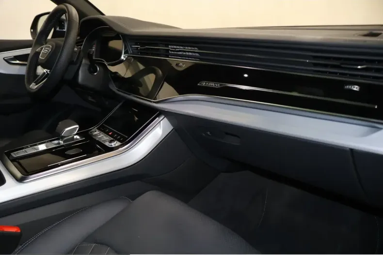Audi Q8 din 2025 cu 9.754 km - oferta AUD204014 - foto 23