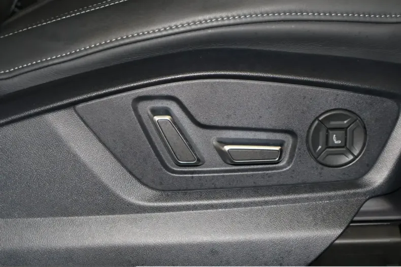 Audi Q8 din 2025 cu 9.754 km - oferta AUD204014 - foto 24