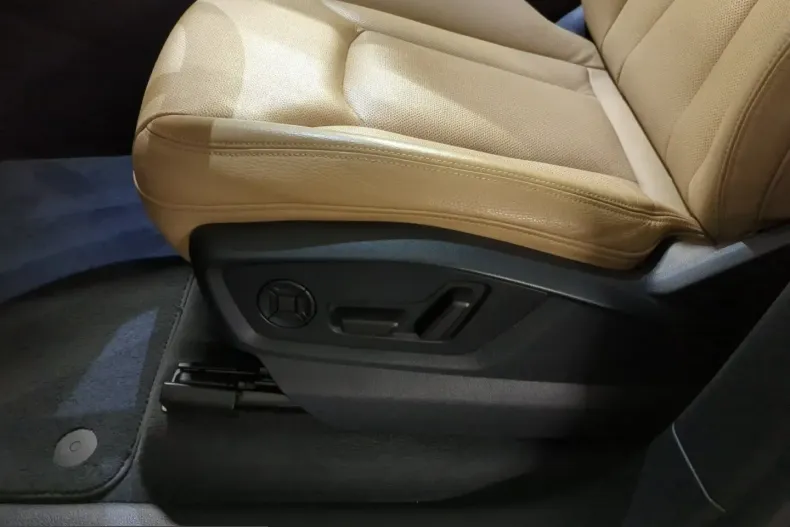 Audi Q8 din 2022 cu 61.350 km - oferta AUD204034 - foto 16