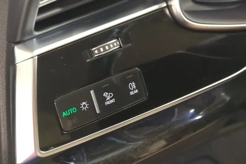 Audi Q8 din 2022 cu 61.350 km - oferta AUD204034 - foto 17