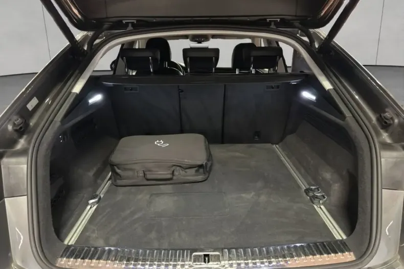 Audi Q8 din 2022 cu 34.123 km - oferta AUD204035 - foto 5