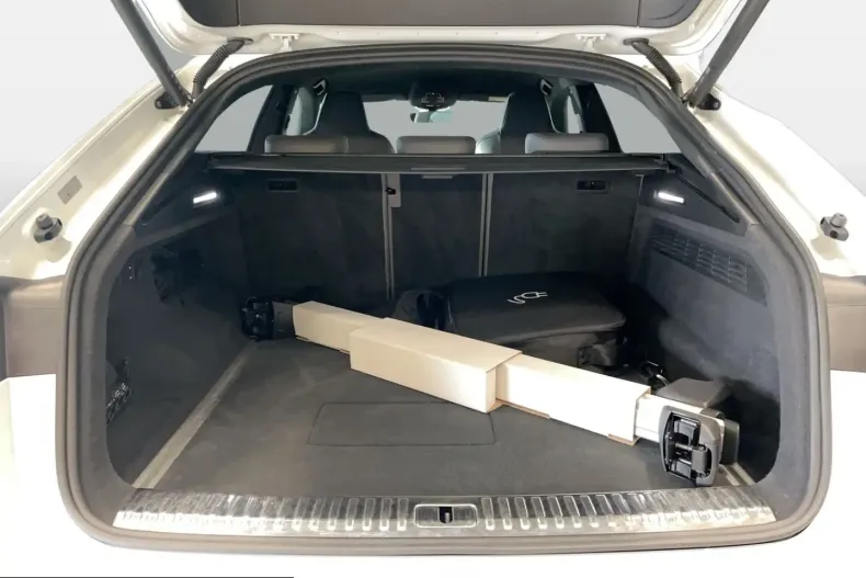 Audi Q8 din 2022 cu 58.200 km - oferta AUD204037 - foto 9