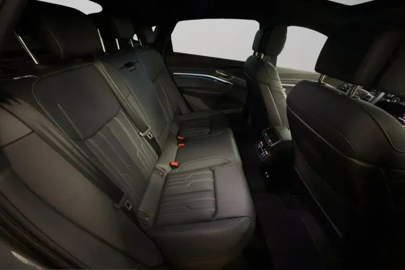 Audi Q8 din 2023 cu 36.200 km - oferta AUD204042 - foto 18