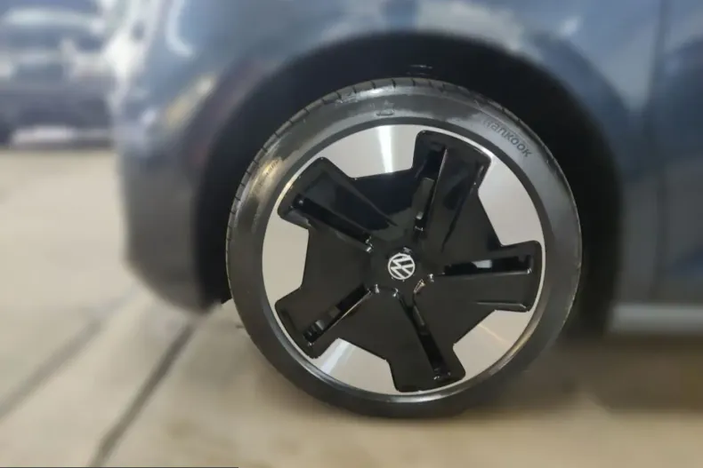 Volkswagen ID. Buzz din 2025 cu 25.000 km - oferta VOL204043 - foto 8