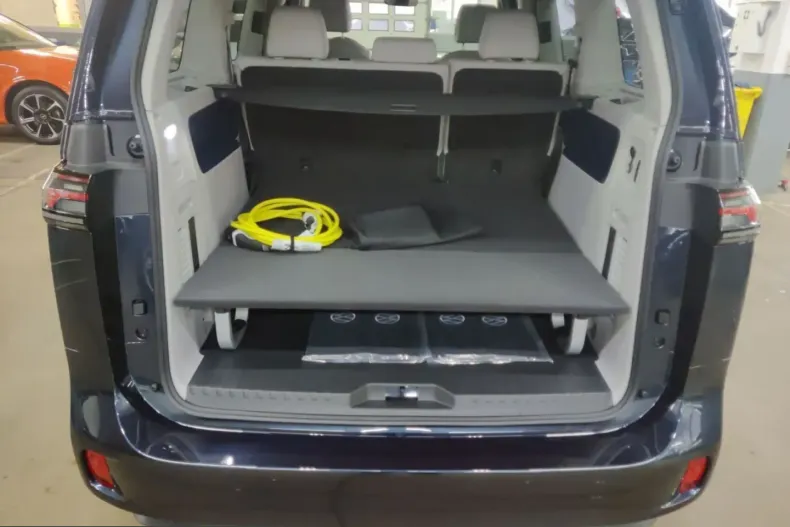 Volkswagen ID. Buzz din 2025 cu 25.000 km - oferta VOL204043 - foto 9