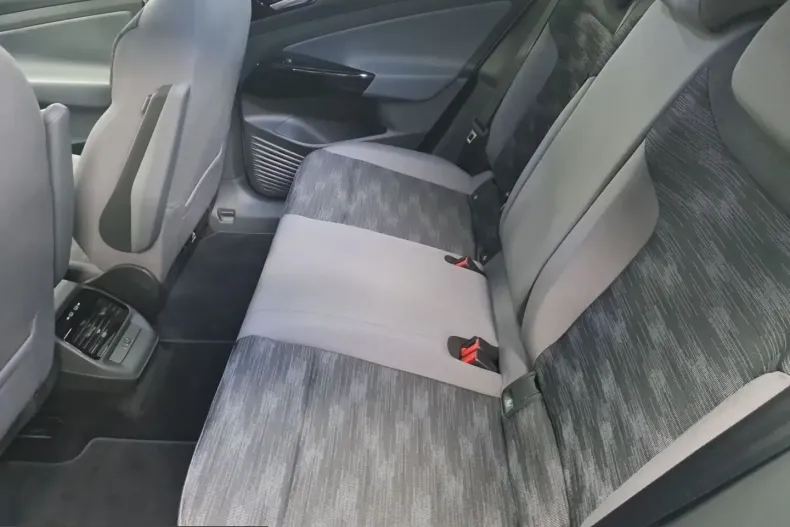 Volkswagen ID.4 din 2025 cu 15.000 km - oferta VOL204044 - foto 8