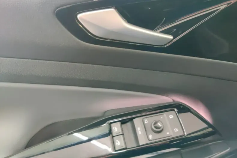 Volkswagen ID.4 din 2025 cu 22.070 km - oferta VOL204046 - foto 9