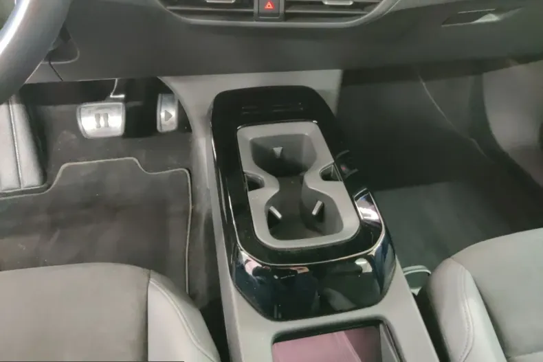 Volkswagen ID.4 din 2025 cu 22.070 km - oferta VOL204046 - foto 10