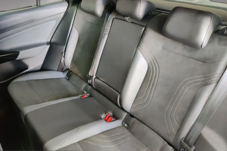 Volkswagen ID.4 din 2025 cu 22.070 km - oferta VOL204046 - foto 12