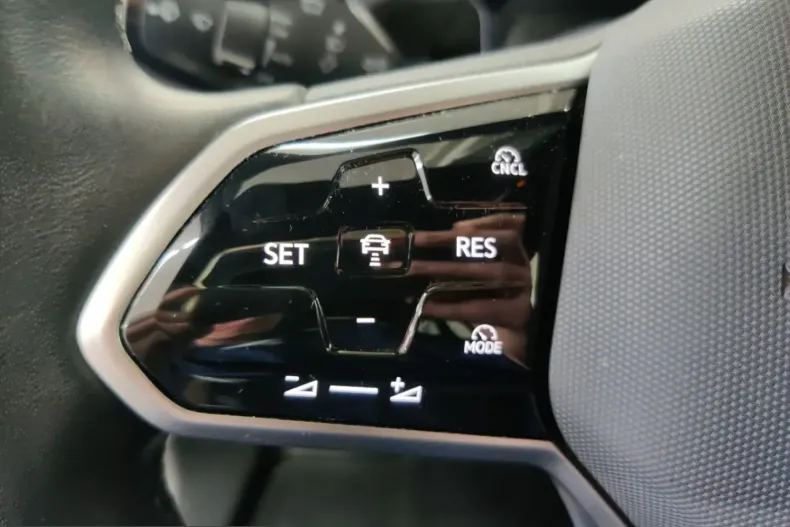 Volkswagen ID.4 din 2025 cu 22.070 km - oferta VOL204046 - foto 17