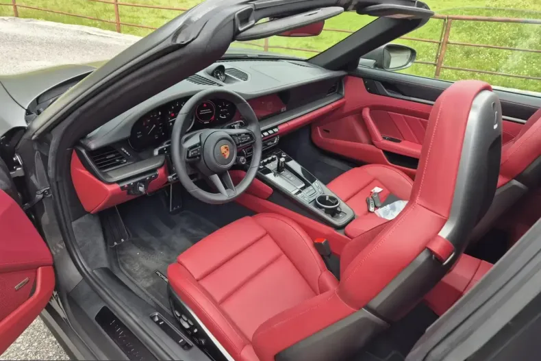 Porsche 911 din 2025 cu 10 km - oferta POR204059 - foto 2