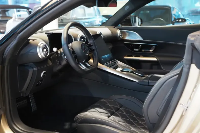 Mercedes-Benz SL 63 AMG (Clasa SL) din 2025 cu 50 km - oferta MER204064 - foto 3