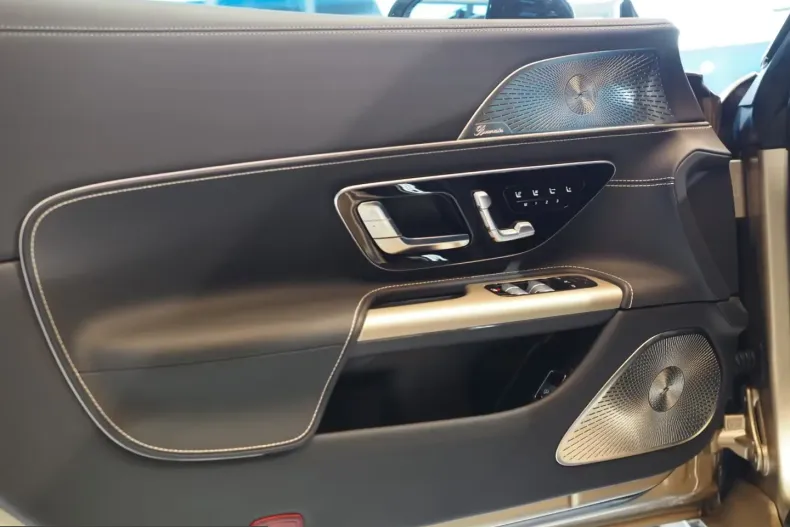 Mercedes-Benz SL 63 AMG (Clasa SL) din 2025 cu 50 km - oferta MER204064 - foto 31